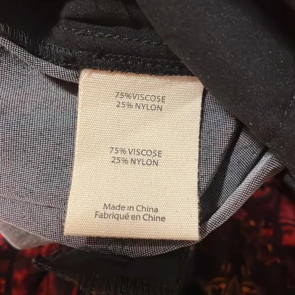 L'agence Lane Flared Trouser in Black & Red Medallion Paisley, sz 10 - Picture 11 of 16